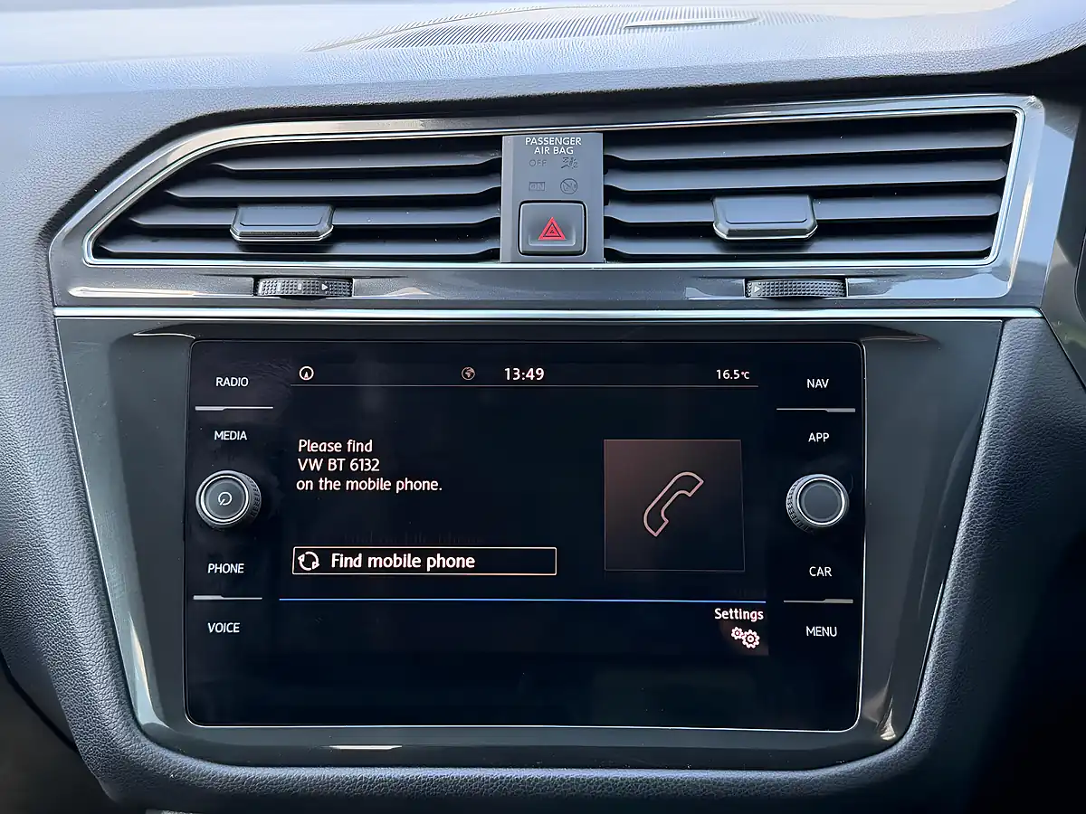 Used 2019 Volkswagen Tiguan Allspace Match White - Interior and Exterior details 17