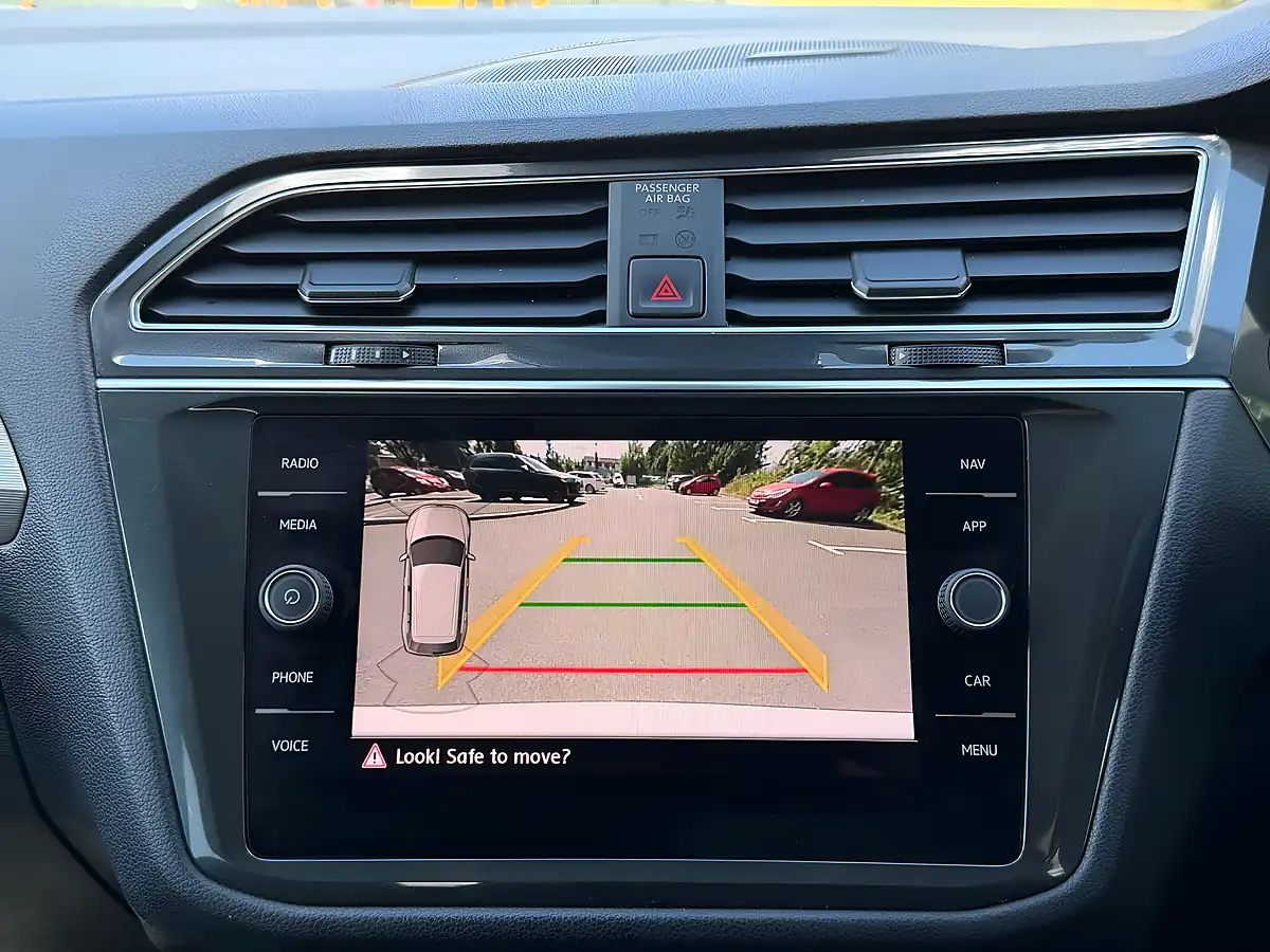 Used 2019 Volkswagen Tiguan Allspace Match White - Interior and Exterior details 19