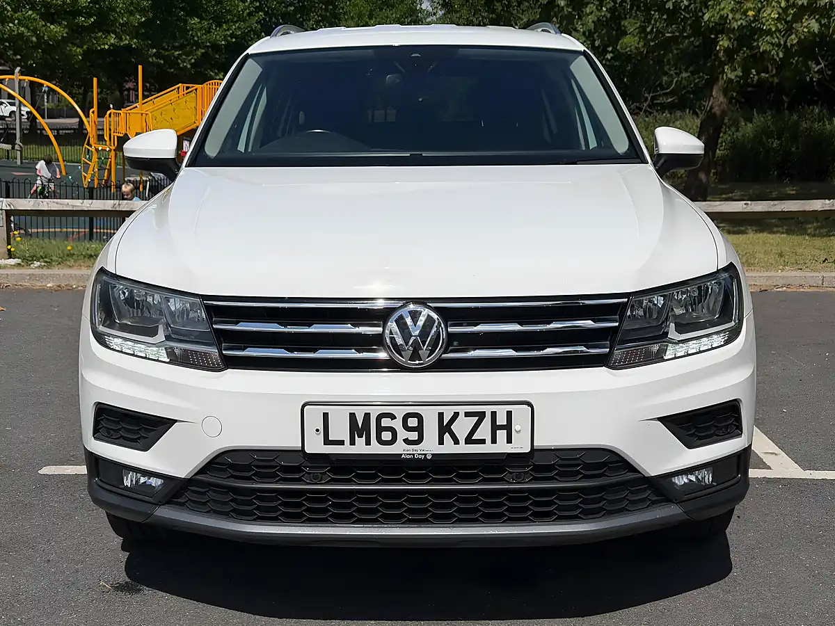 Used 2019 Volkswagen Tiguan Allspace Match White - Interior and Exterior details 2