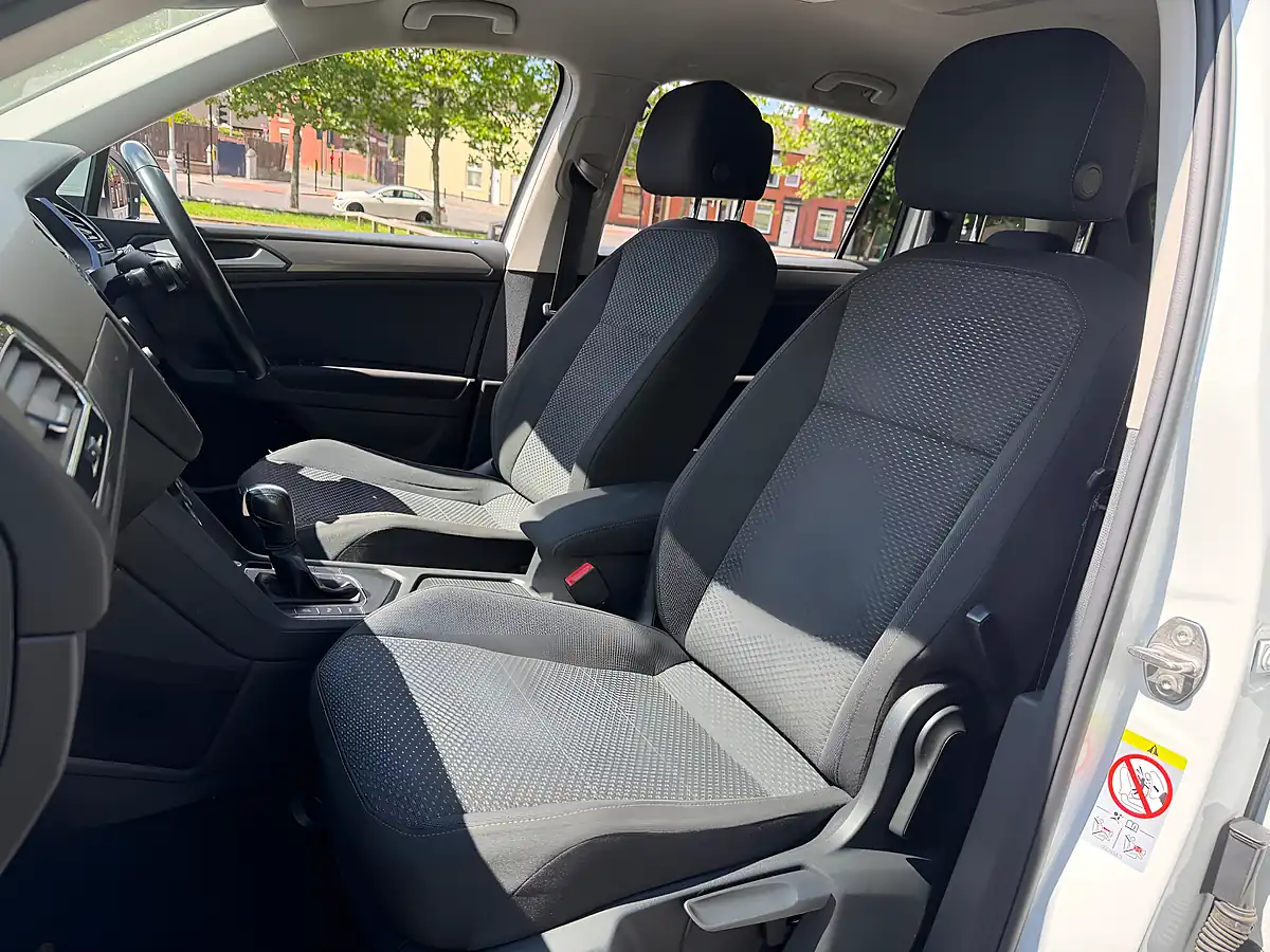 Used 2019 Volkswagen Tiguan Allspace Match White - Interior and Exterior details 7