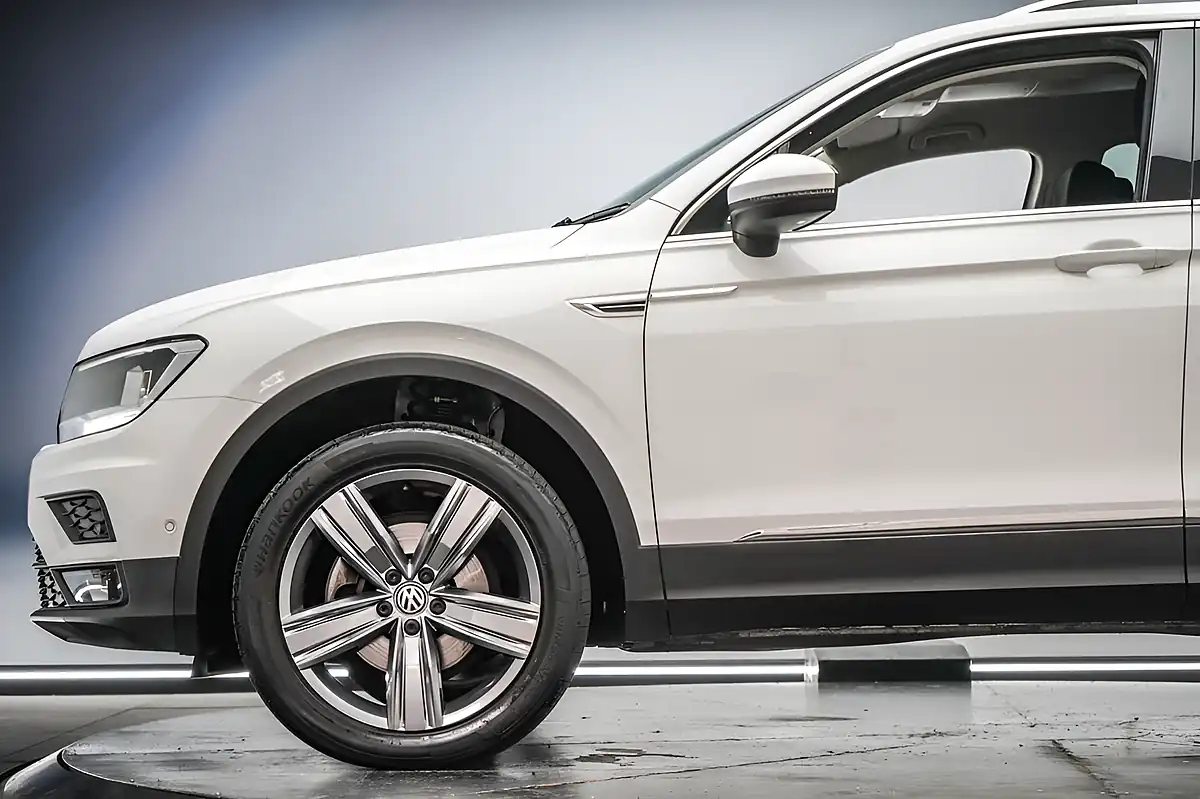 Used 2019 Volkswagen Tiguan Allspace Match White - Interior and Exterior details 11