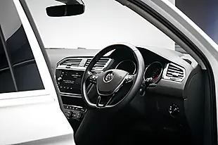 Used 2019 Volkswagen Tiguan Allspace Match White - Interior and Exterior details 15