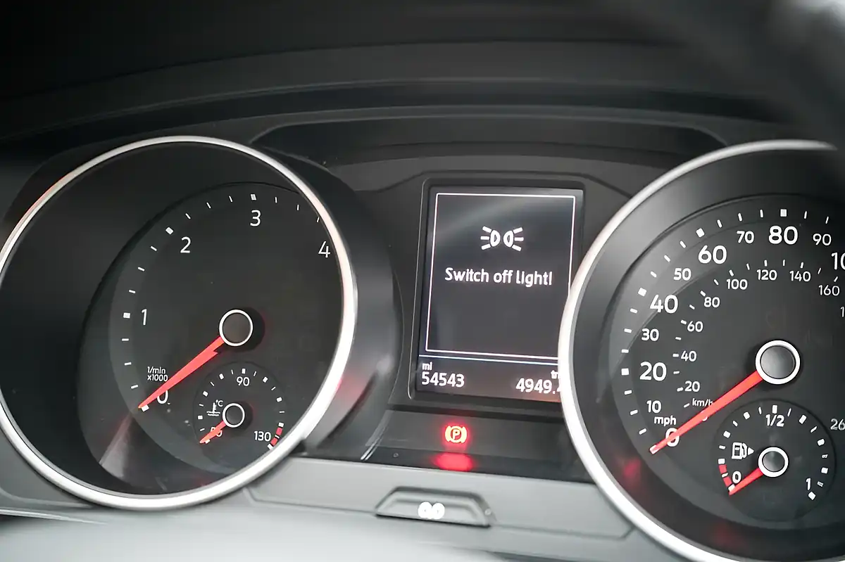 Used 2019 Volkswagen Tiguan Allspace Match White - Interior and Exterior details 17