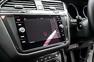 Used 2019 Volkswagen Tiguan Allspace Match White - Interior and Exterior details 18