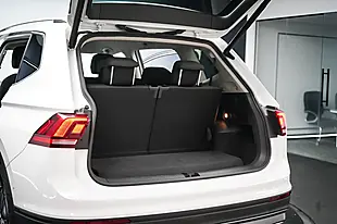 Used 2019 Volkswagen Tiguan Allspace Match White - Interior and Exterior details 4