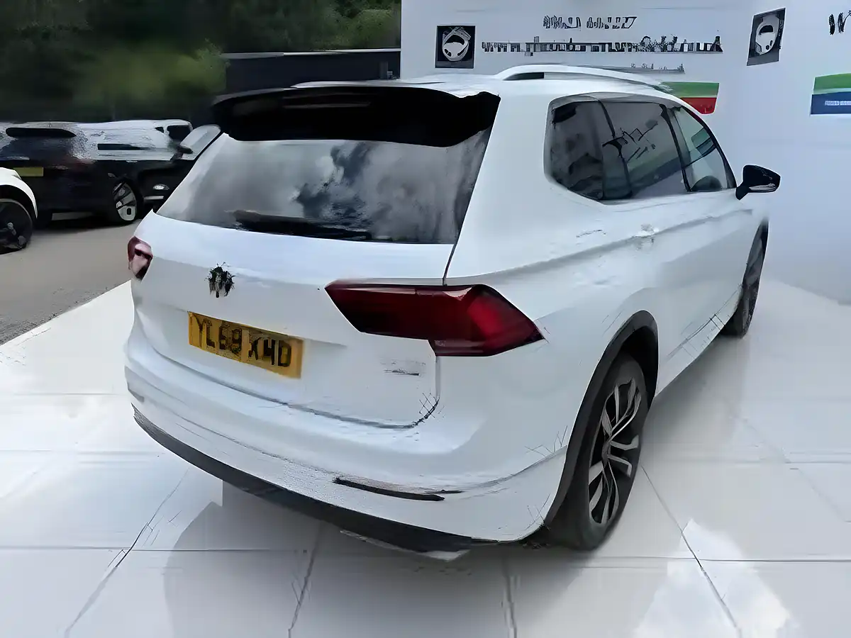 Used 2019 Volkswagen Tiguan Allspace R-Line White - Interior and Exterior details 13