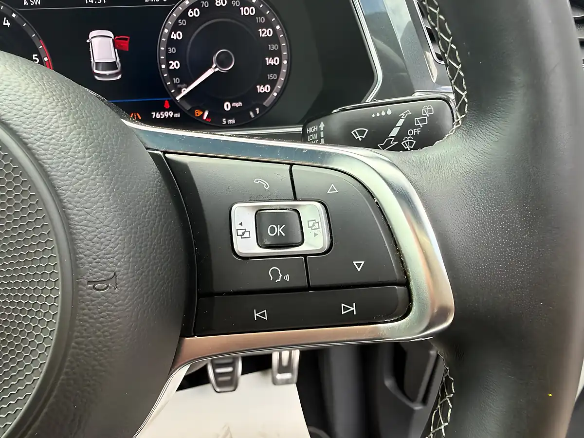 Used 2019 Volkswagen Tiguan Allspace R-Line White - Interior and Exterior details 15