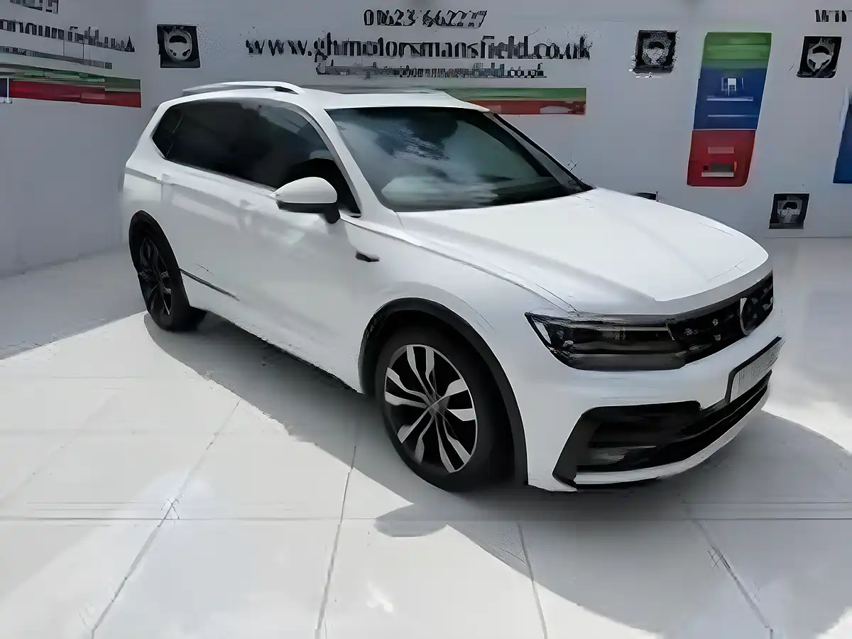 Used 2019 Volkswagen Tiguan Allspace R-Line White - Interior and Exterior details 6