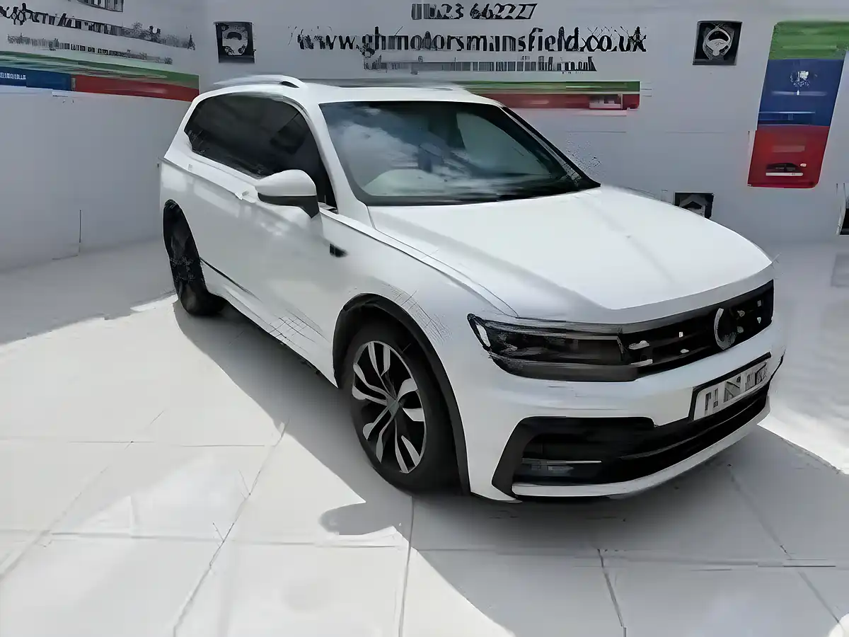 Used 2019 Volkswagen Tiguan Allspace R-Line White - Interior and Exterior details 8