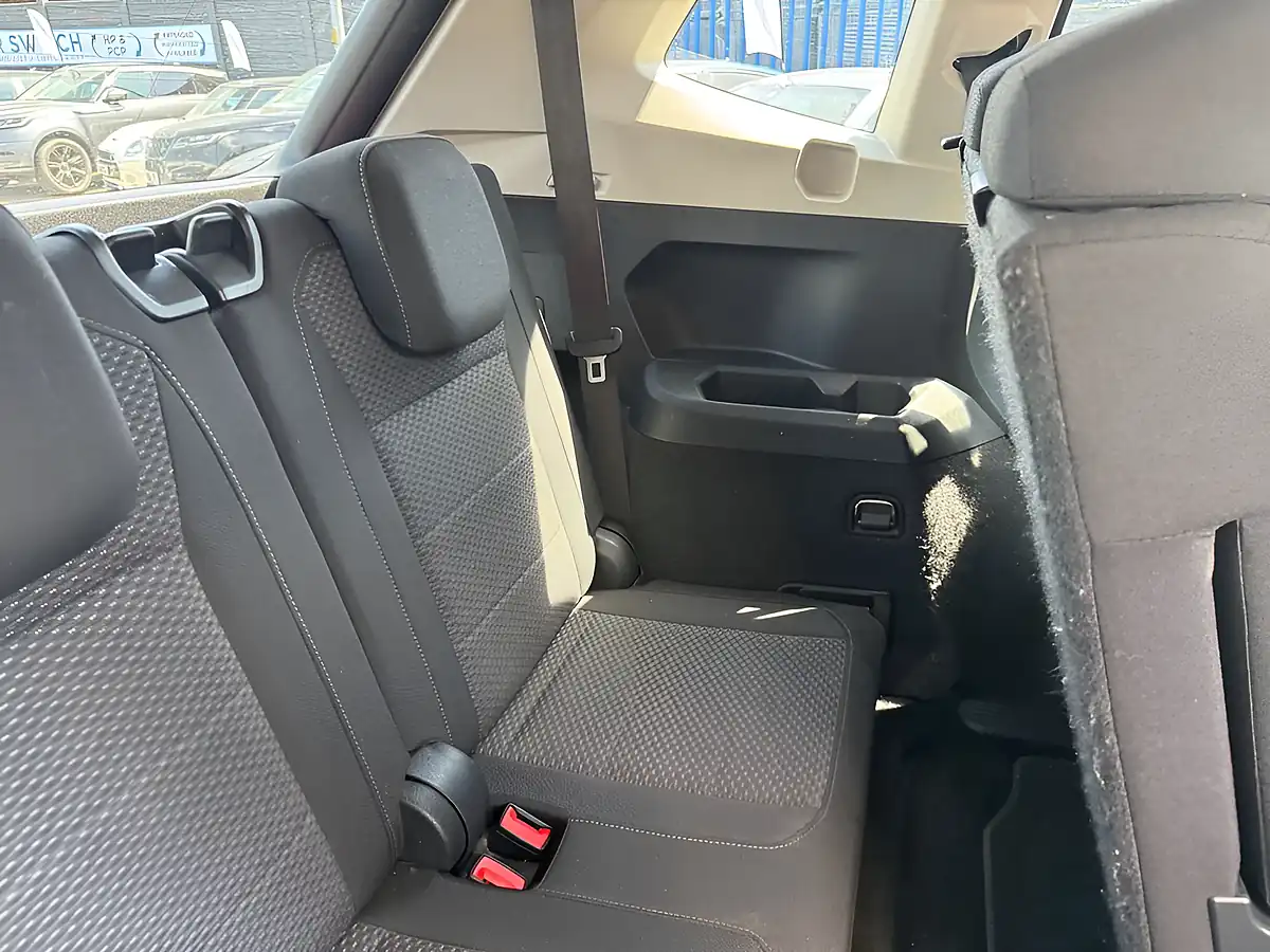 Used 2019 Volkswagen Tiguan Allspace Se Nav Blue - Interior and Exterior details 18