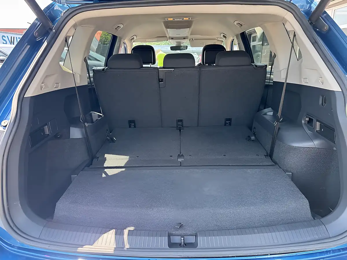 Used 2019 Volkswagen Tiguan Allspace Se Nav Blue - Interior and Exterior details 20