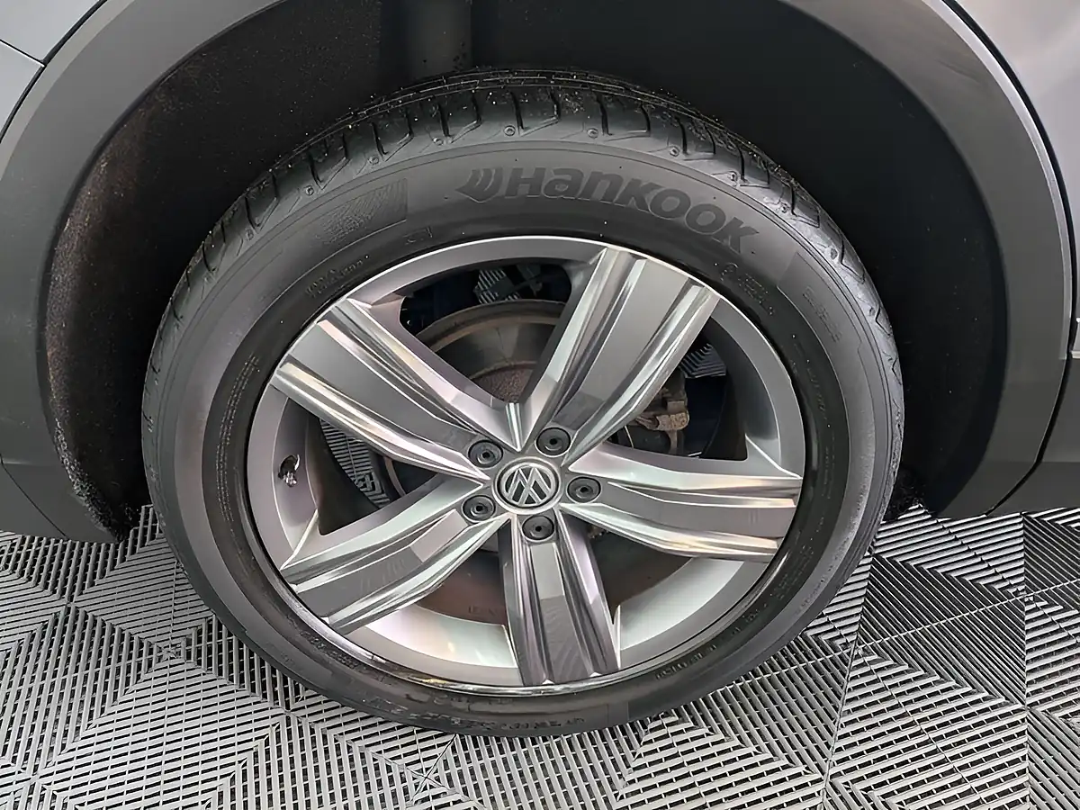 Used 2019 Volkswagen Tiguan Allspace Sel Grey - Interior and Exterior details 13