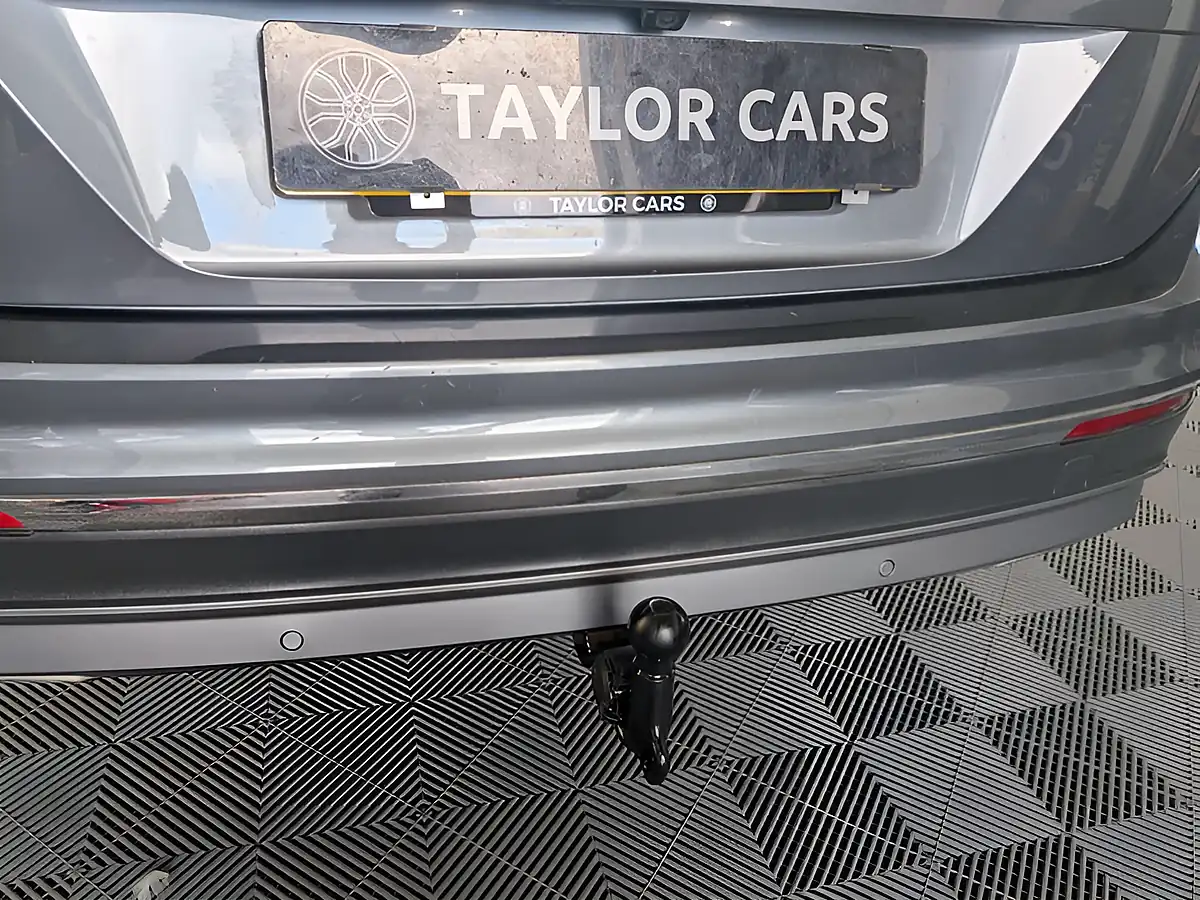 Used 2019 Volkswagen Tiguan Allspace Sel Grey - Interior and Exterior details 7