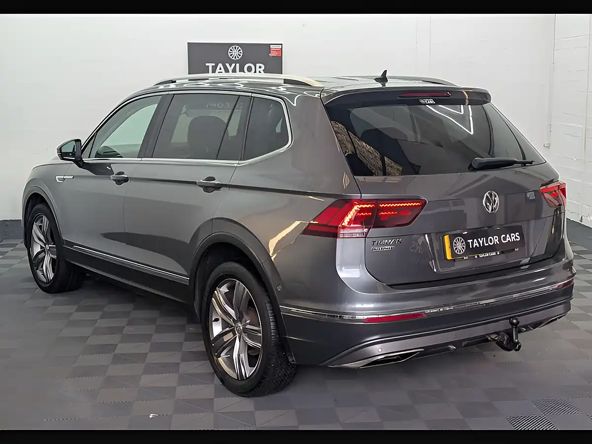 Used 2019 Volkswagen Tiguan Allspace Sel Grey - Interior and Exterior details 9