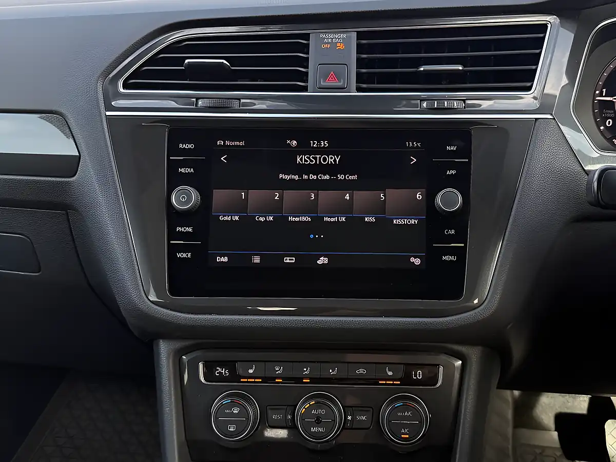 Used 2019 Volkswagen Tiguan Allspace Sel Grey - Interior and Exterior details 15