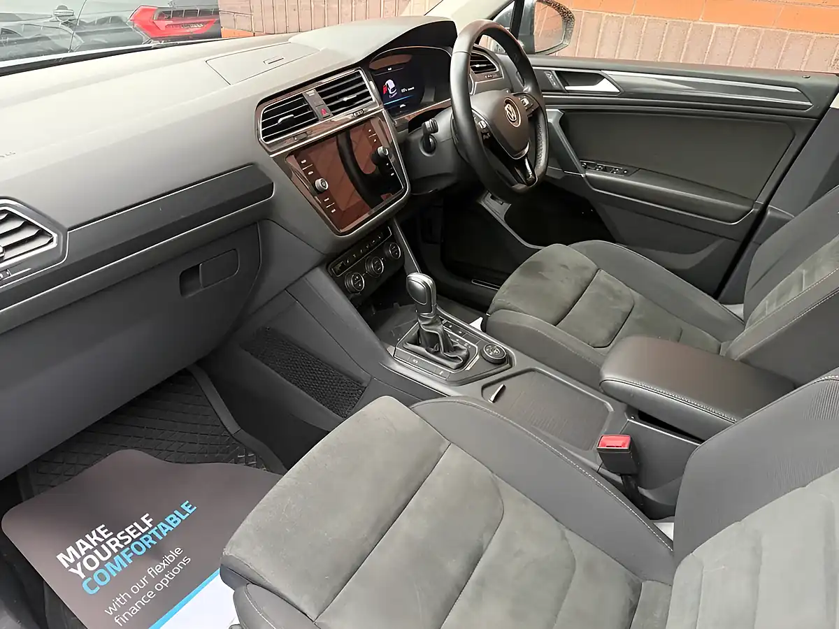 Used 2019 Volkswagen Tiguan Allspace Sel Grey - Interior and Exterior details 2