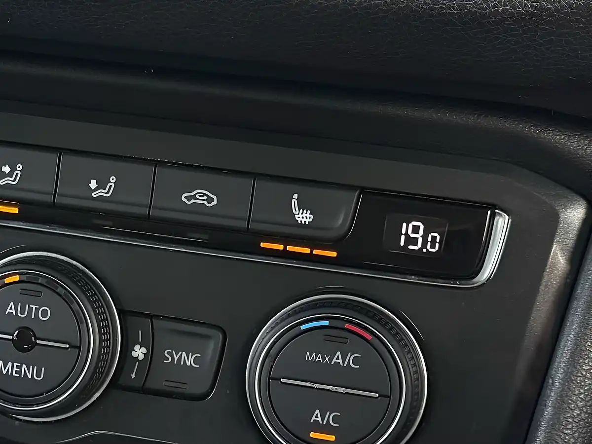Used 2019 Volkswagen Tiguan Allspace Sel Grey - Interior and Exterior details 5
