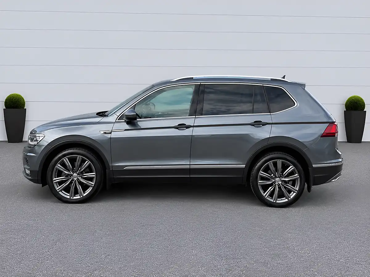 Used 2019 Volkswagen Tiguan Allspace Sel Grey - Interior and Exterior details 9