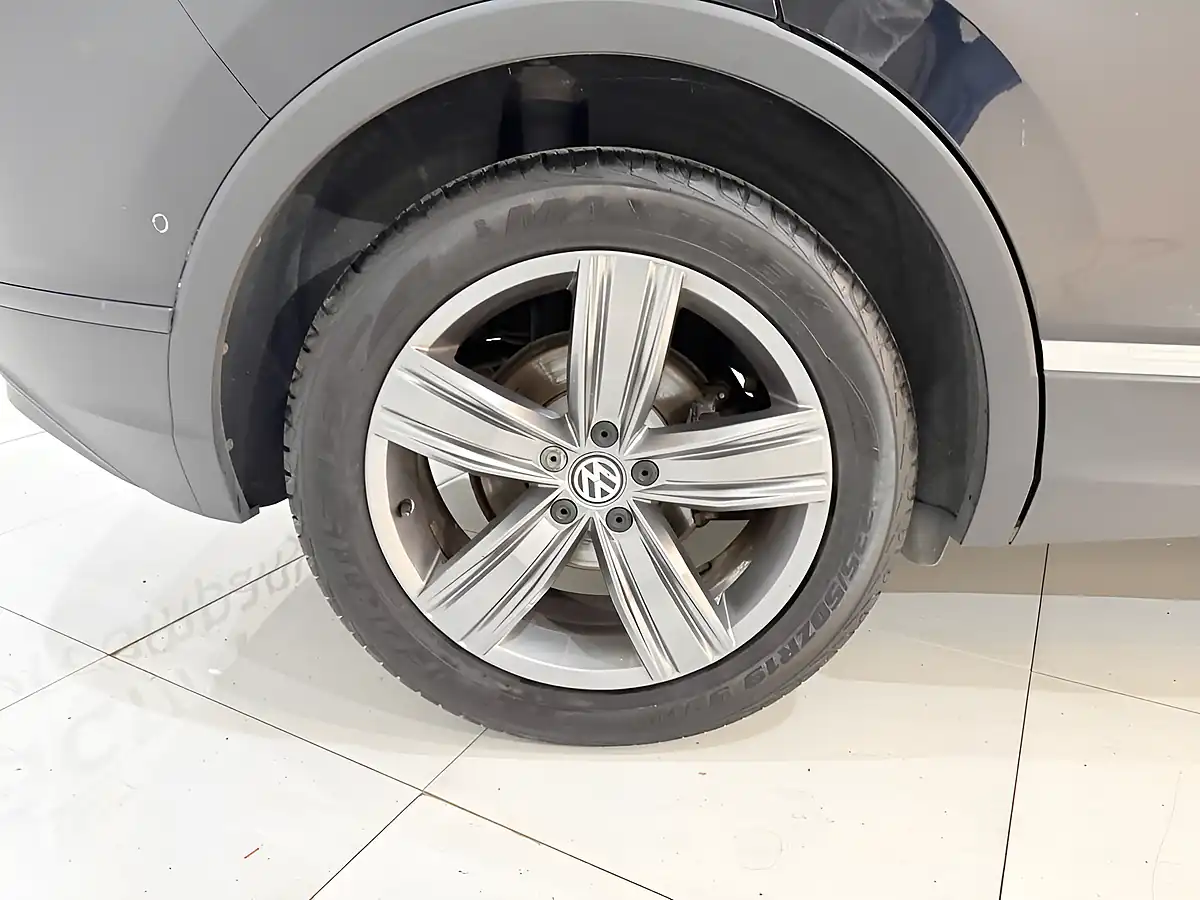Used 2019 Volkswagen Tiguan Match Black - Interior and Exterior details 10