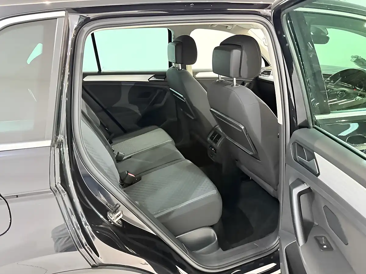 Used 2019 Volkswagen Tiguan Match Black - Interior and Exterior details 11