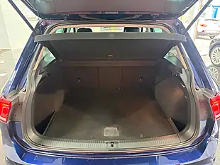 Used 2019 Volkswagen Tiguan Match Blue - Interior and Exterior details 10