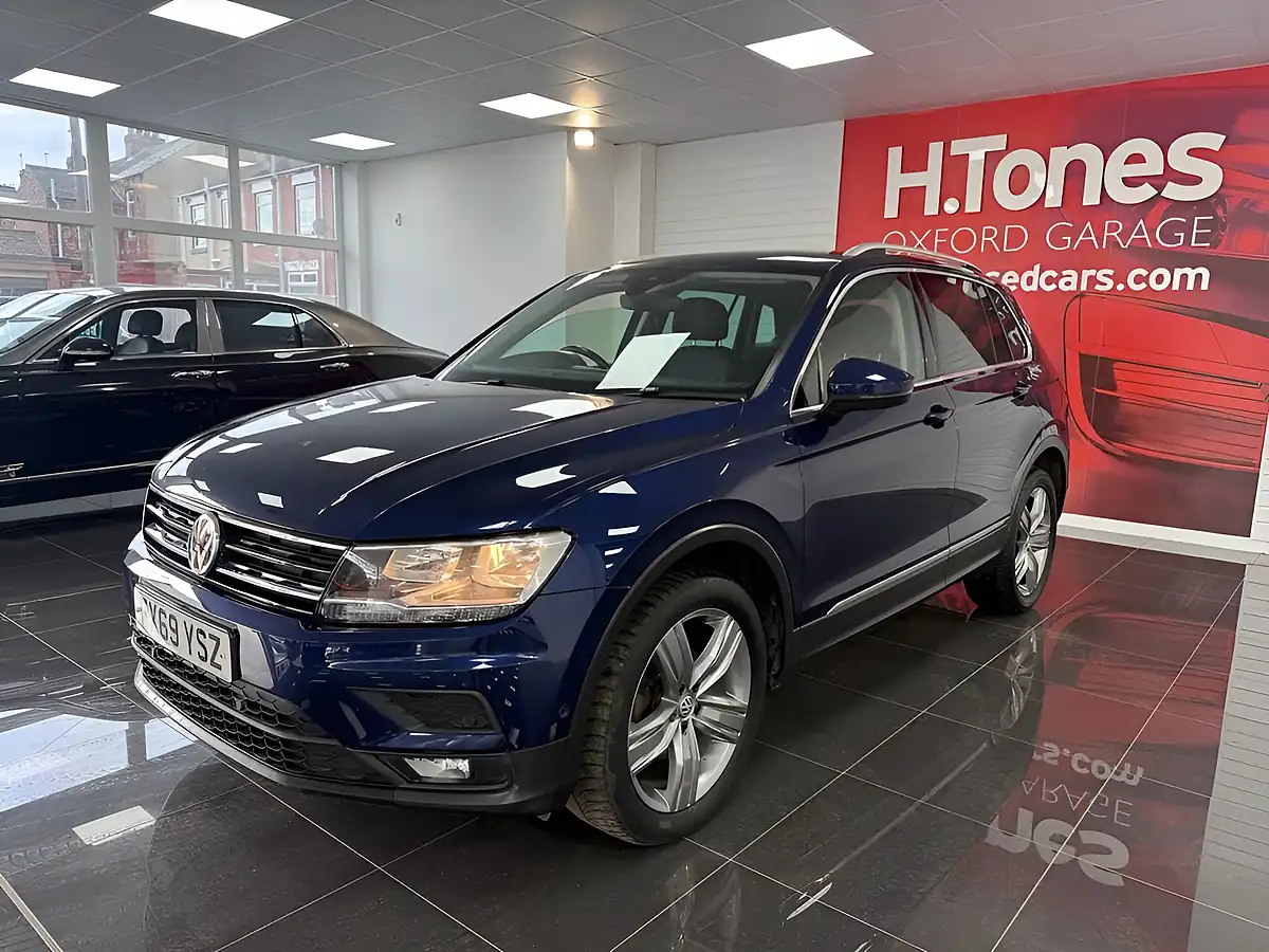 Used 2019 Volkswagen Tiguan Match Blue - Interior and Exterior details 18