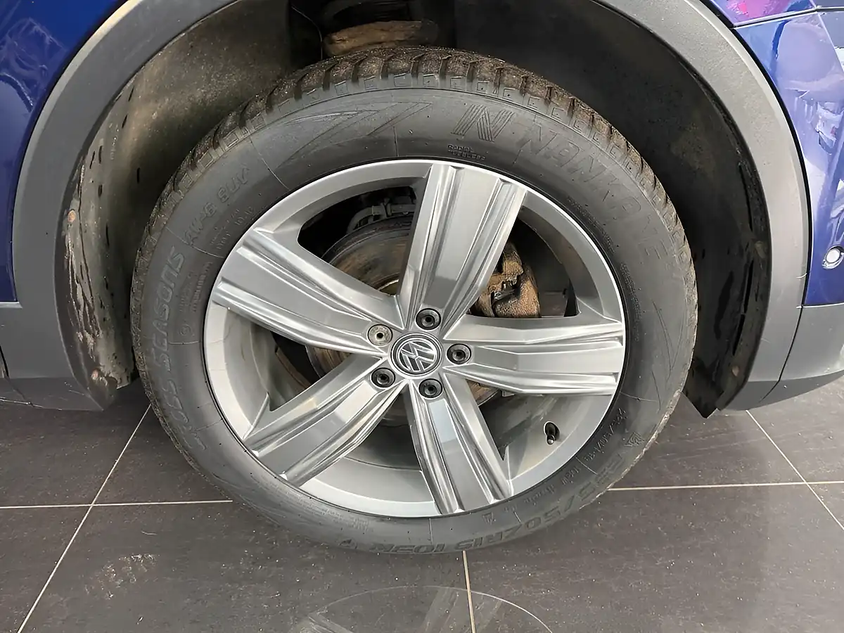 Used 2019 Volkswagen Tiguan Match Blue - Interior and Exterior details 20