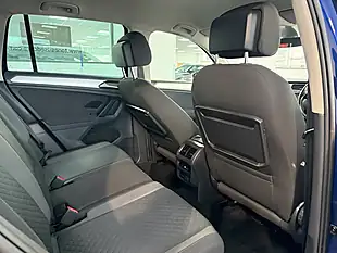 Used 2019 Volkswagen Tiguan Match Blue - Interior and Exterior details 4