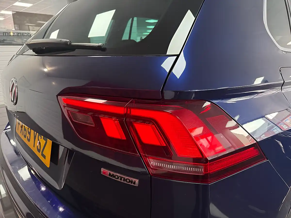 Used 2019 Volkswagen Tiguan Match Blue - Interior and Exterior details 7