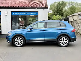 Used 2019 Volkswagen Tiguan Match Blue - Interior and Exterior details 12