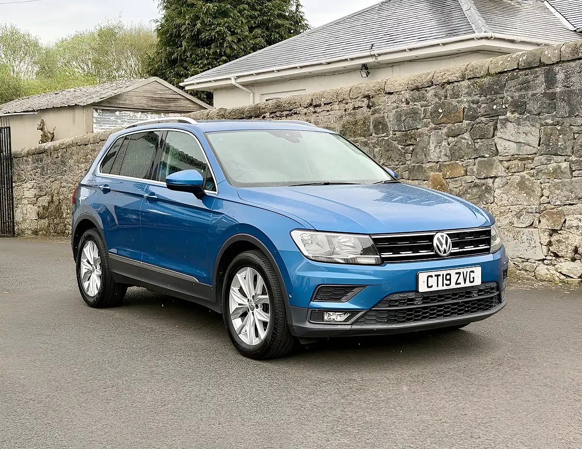 Used 2019 Volkswagen Tiguan Match Blue - Interior and Exterior details 14