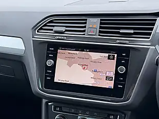 Used 2019 Volkswagen Tiguan Match Blue - Interior and Exterior details 16