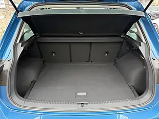 Used 2019 Volkswagen Tiguan Match Blue - Interior and Exterior details 17