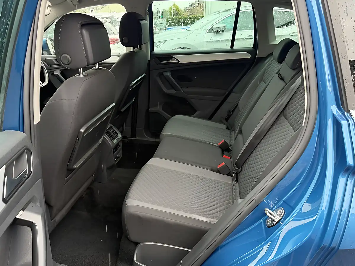 Used 2019 Volkswagen Tiguan Match Blue - Interior and Exterior details 18