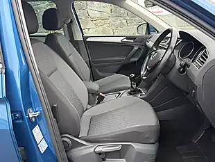 Used 2019 Volkswagen Tiguan Match Blue - Interior and Exterior details 5