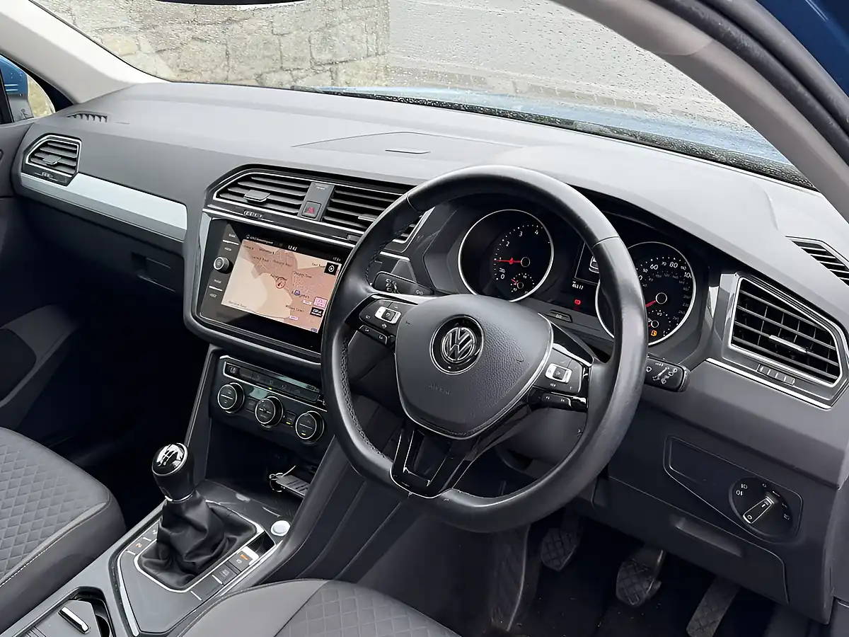 Used 2019 Volkswagen Tiguan Match Blue - Interior and Exterior details 6