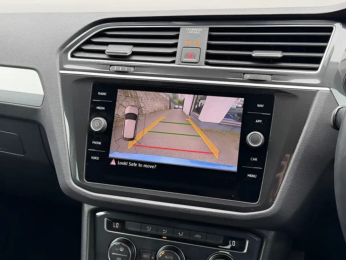 Used 2019 Volkswagen Tiguan Match Blue - Interior and Exterior details 8