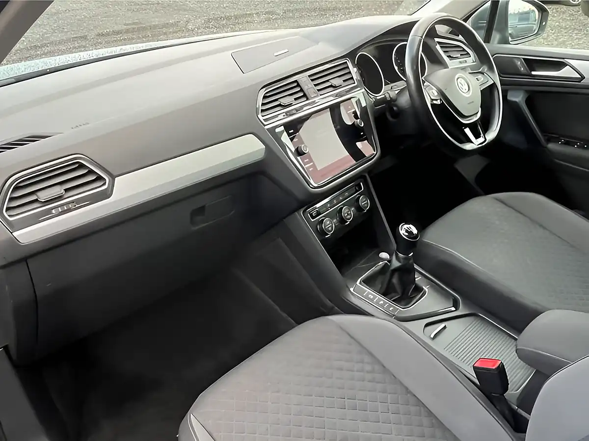 Used 2019 Volkswagen Tiguan Match Grey - Interior and Exterior details 12