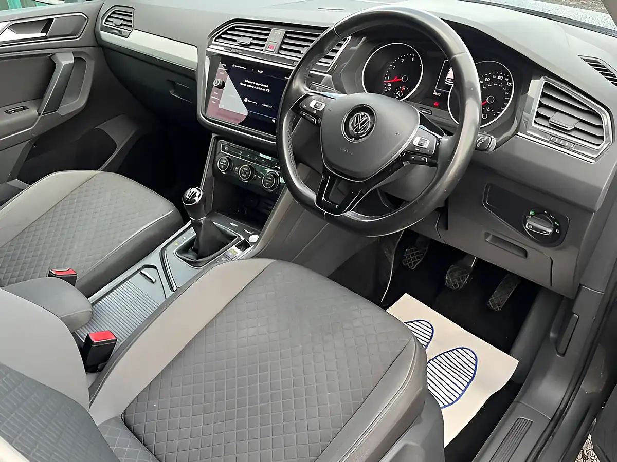 Used 2019 Volkswagen Tiguan Match Grey - Interior and Exterior details 14