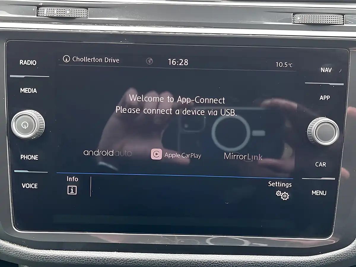 Used 2019 Volkswagen Tiguan Match Grey - Interior and Exterior details 19