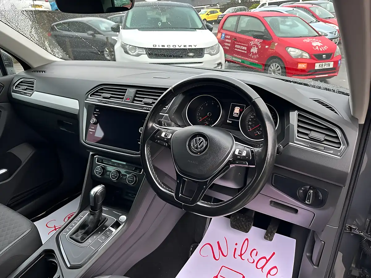 Used 2019 Volkswagen Tiguan Match Grey - Interior and Exterior details 11