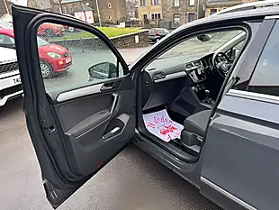 Used 2019 Volkswagen Tiguan Match Grey - Interior and Exterior details 13