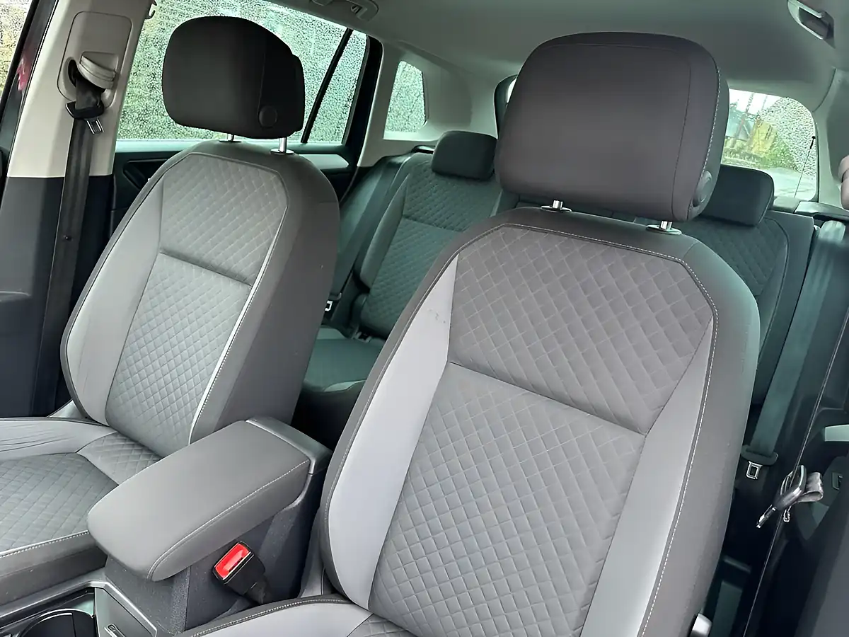 Used 2019 Volkswagen Tiguan Match Grey - Interior and Exterior details 16