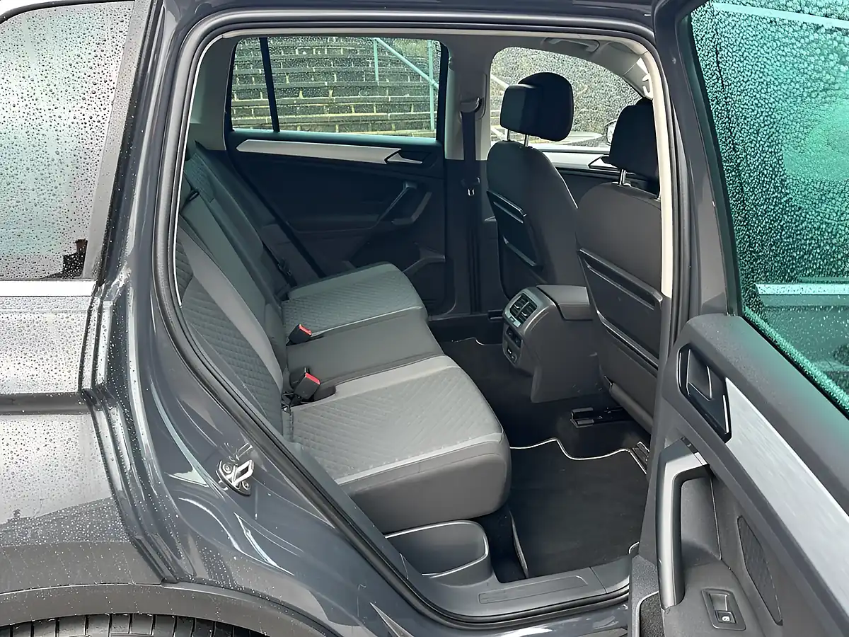 Used 2019 Volkswagen Tiguan Match Grey - Interior and Exterior details 18