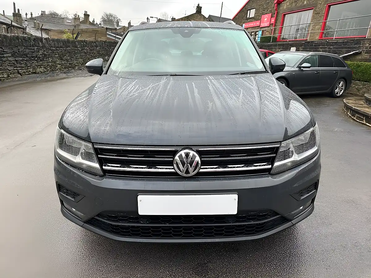 Used 2019 Volkswagen Tiguan Match Grey - Interior and Exterior details 3