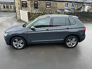 Used 2019 Volkswagen Tiguan Match Grey - Interior and Exterior details 5