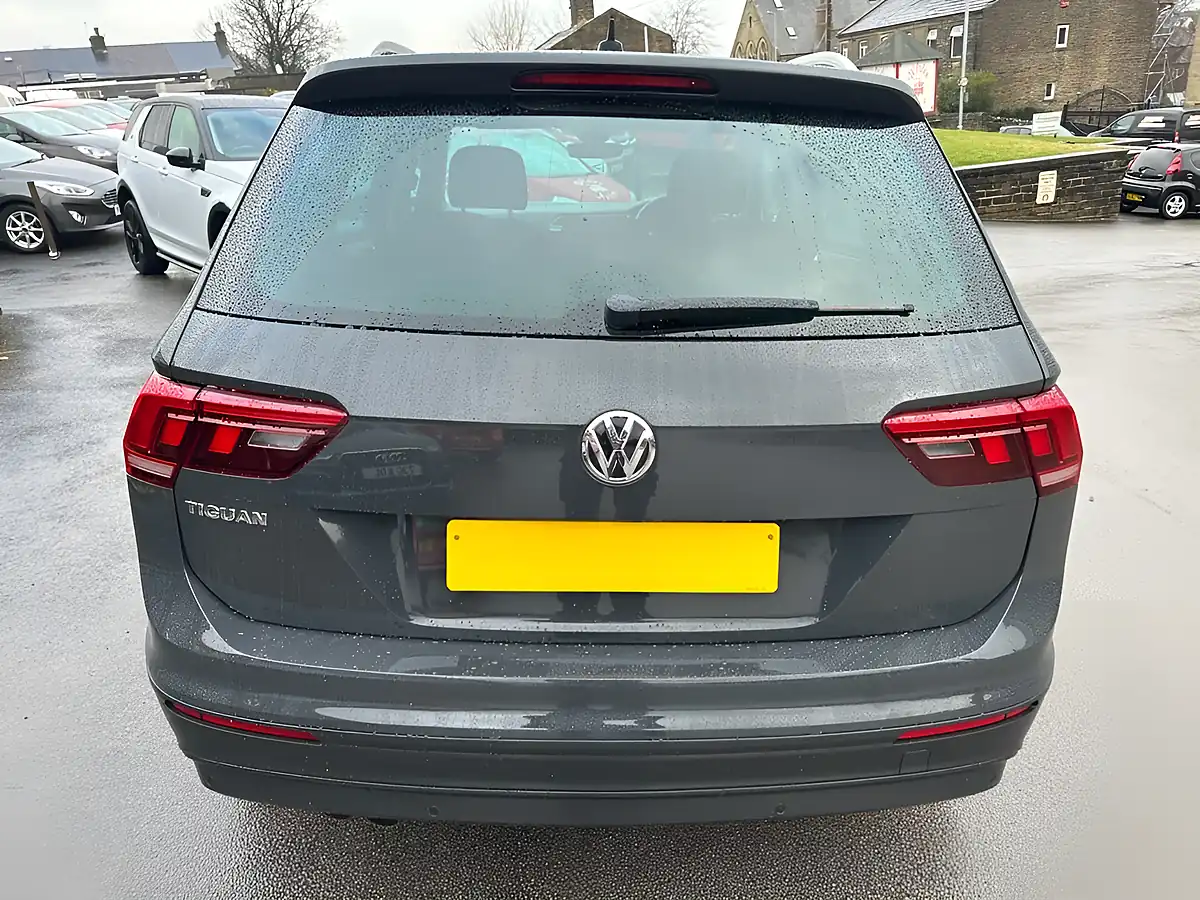 Used 2019 Volkswagen Tiguan Match Grey - Interior and Exterior details 7