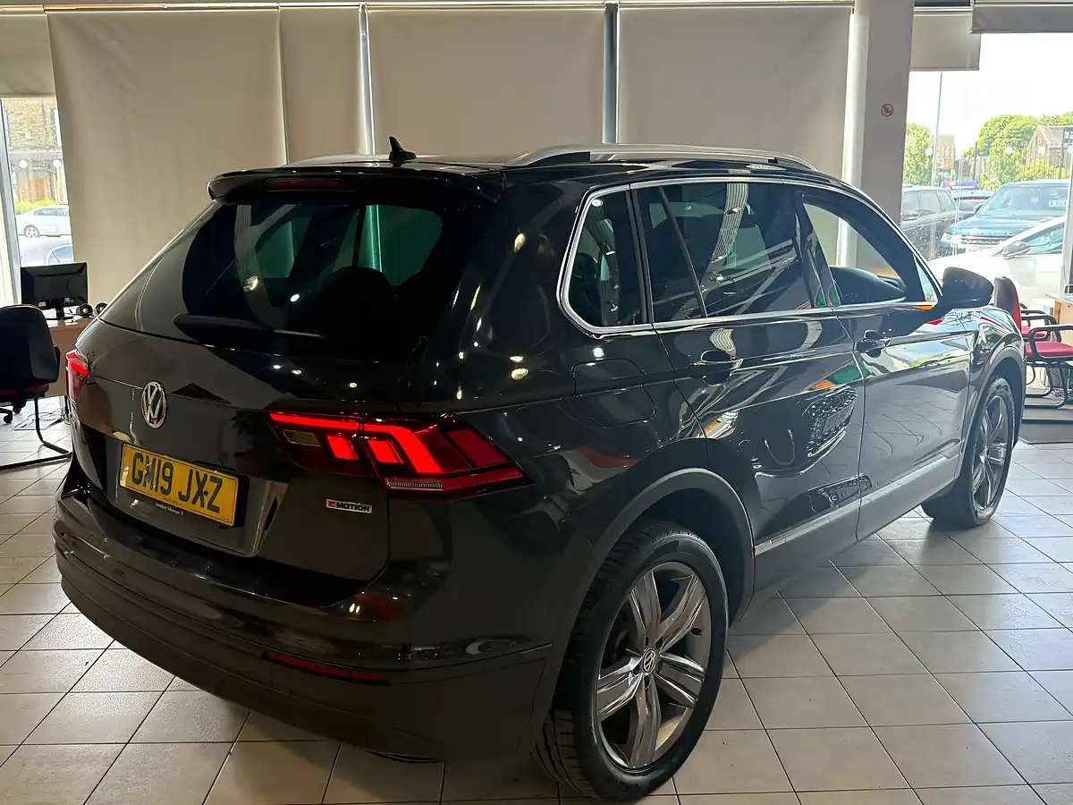 Used 2019 Volkswagen Tiguan Match Grey - Interior and Exterior details 10