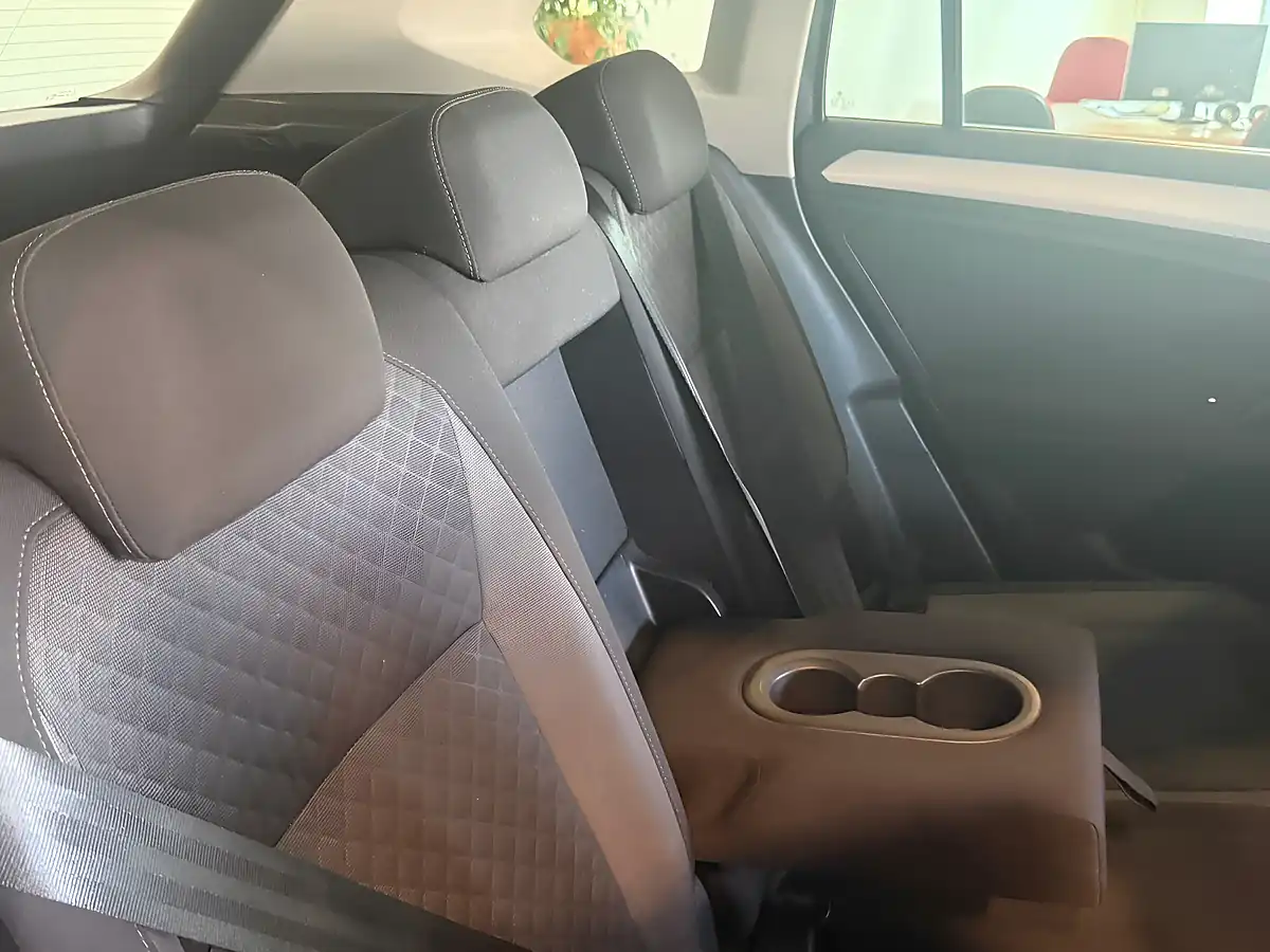 Used 2019 Volkswagen Tiguan Match Grey - Interior and Exterior details 11
