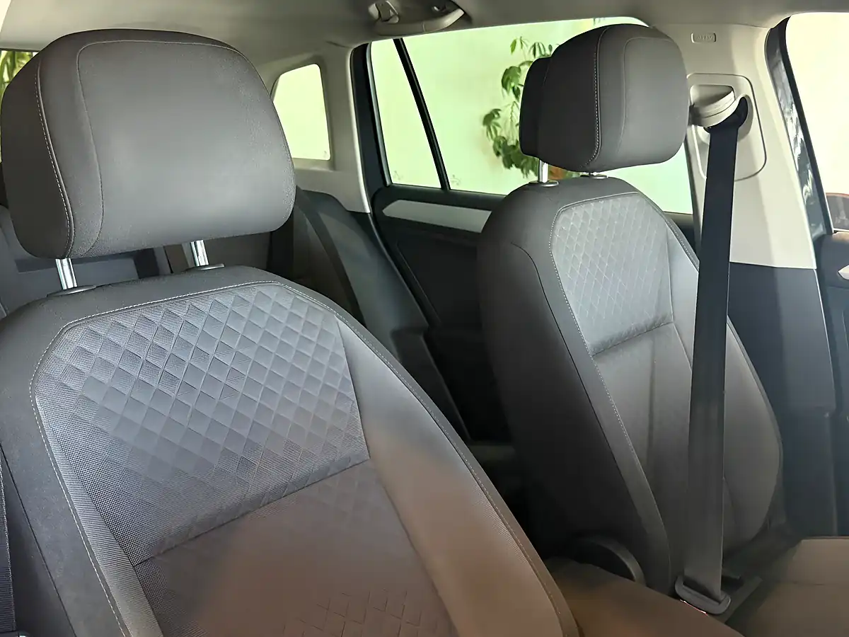 Used 2019 Volkswagen Tiguan Match Grey - Interior and Exterior details 13